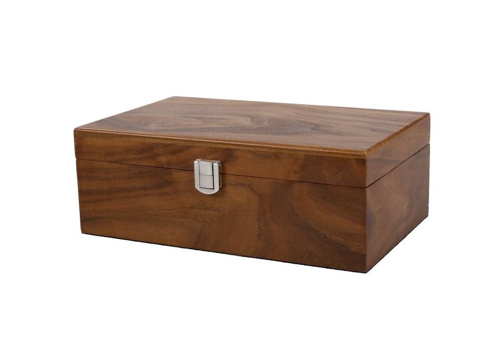 Chess box only - Large Chess Box Walnut With Metal Clasp 3.75 - 24x15x8,5cm - Chess piece storage box